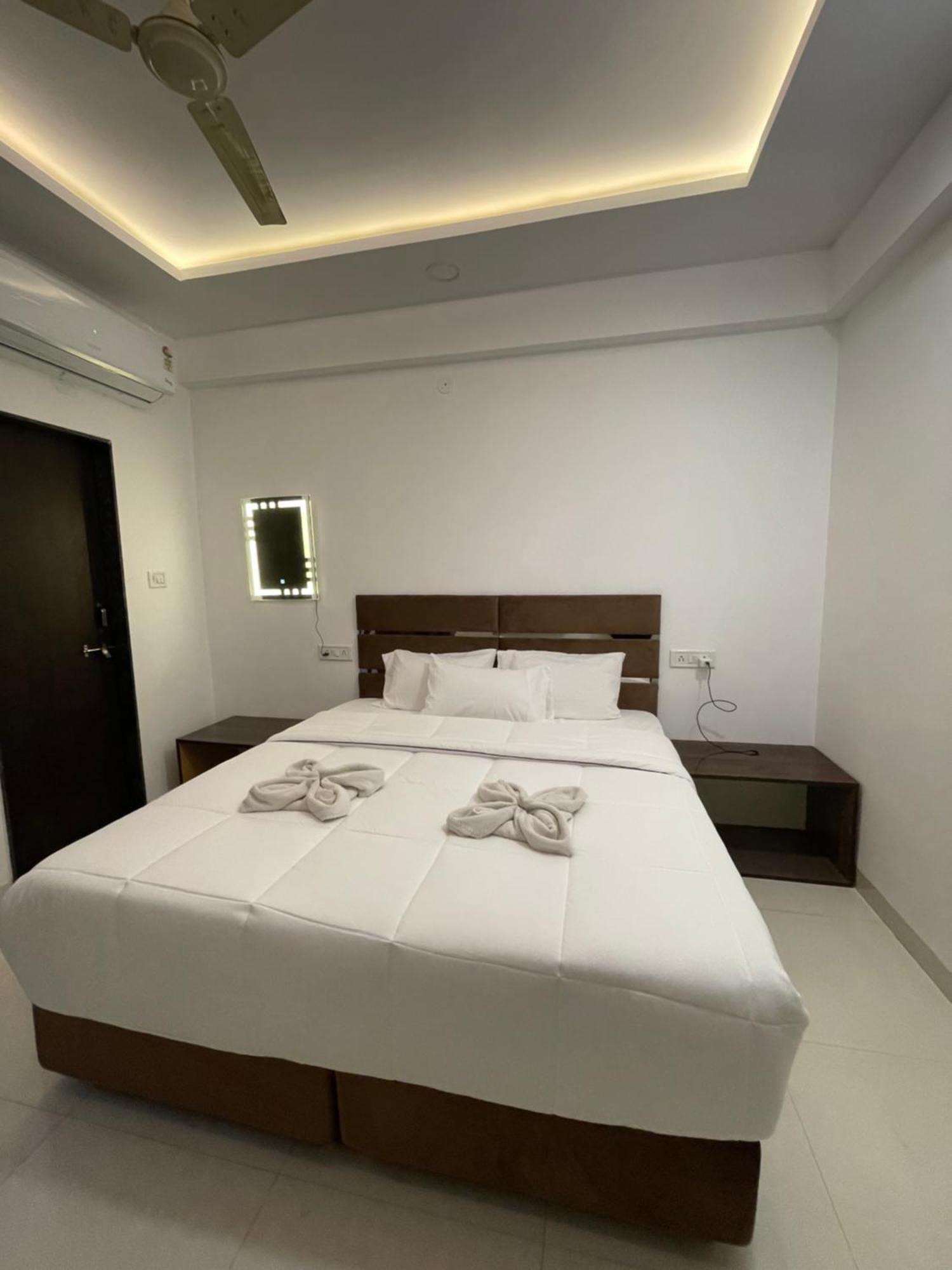 Hotel Kiwi Inn Vijaynagar Scheme 78 Indore Exterior photo
