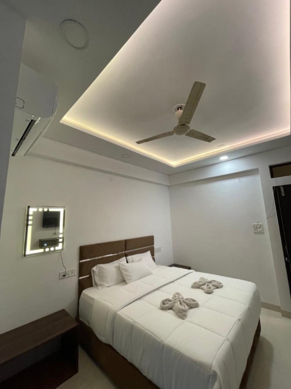 Hotel Kiwi Inn Vijaynagar Scheme 78 Indore Exterior photo