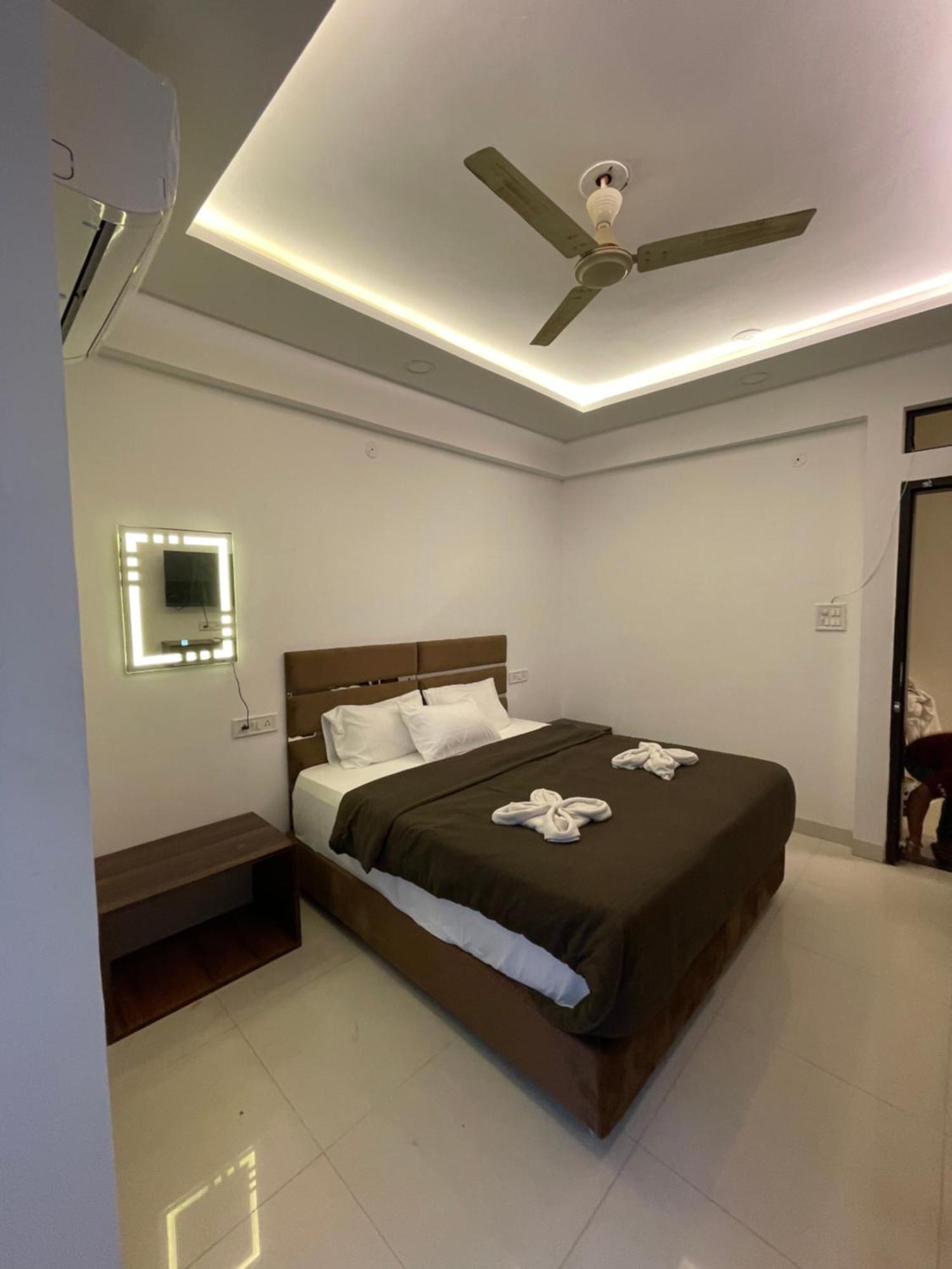 Hotel Kiwi Inn Vijaynagar Scheme 78 Indore Exterior photo